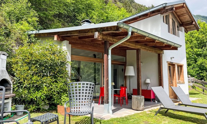 Mezzolago House | Ai Grecc by Interhome