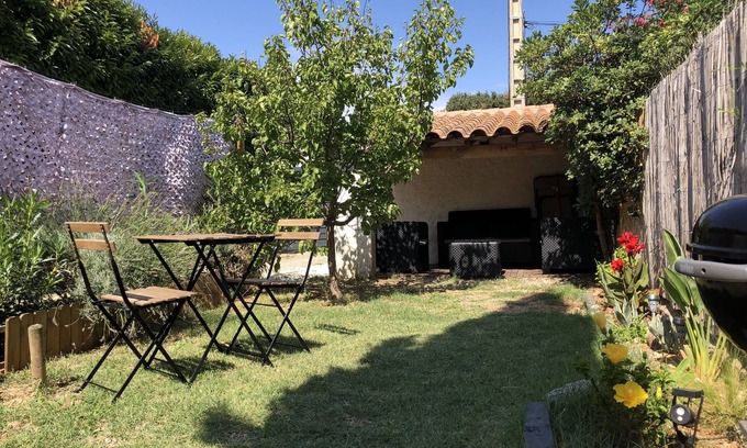 Frontignan House | Air-conditioned cabana with Mediterranean garden 9 minutes from the sea