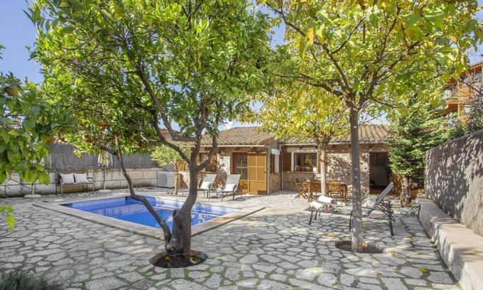 Soller House | Air-Conditioned Holiday Home with Pool, Terrace, Mountain View & Wi-Fi
