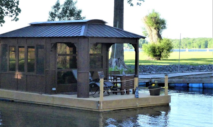 Saint-Paul-de-l'Ile-aux-Noix Cabin | Aloberge 8 (Saint-Paul-de-l'Île-Aux-Noix)