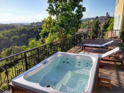 Grazzano Badoglio Apartment | Al Cedro Terrazza sul Monferrato con Idromassaggio