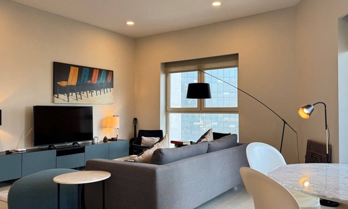 Abu Dhabi Apartment | Al Reem Retreat: Stylish 2BR with Gym & Parking