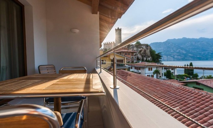 Malcesine Old Town Apartment | Al vecchio frantoio in the center of town with beautiful lake views, near beach