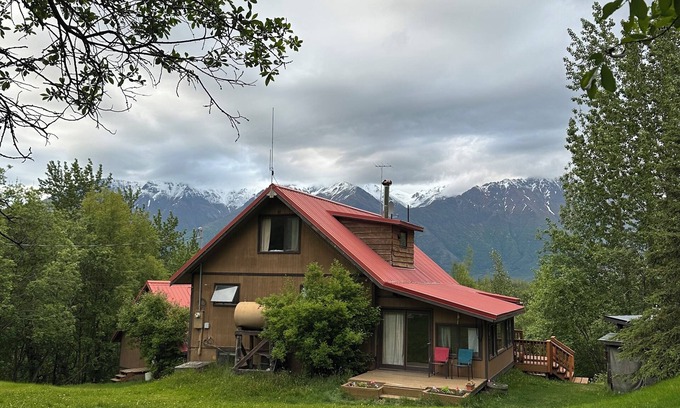 Knik River Ski Chalet | Alaskan Frontier Getaway with Breathtaking Views - 7 bedrooms 3 bathrooms