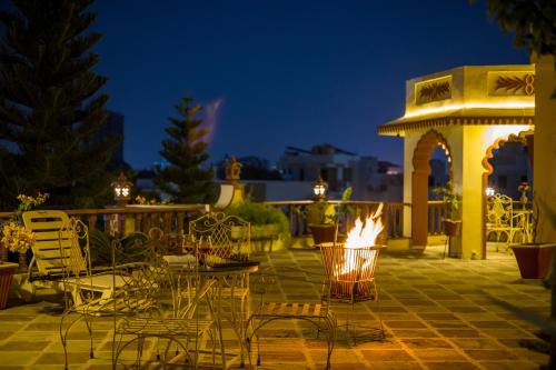 Bedla Villa | Alaya Stays Abhimanyu Mansion Pearl 6 BHK Mansion with Rajasthani Decor