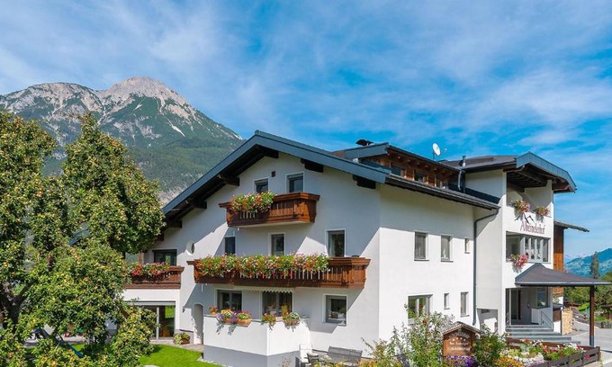 Arzl im Piztal Apartment | Albeinelerhof