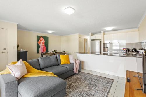 Albion Apartment | Albion Convenient Hideaway with Parking & Balcony