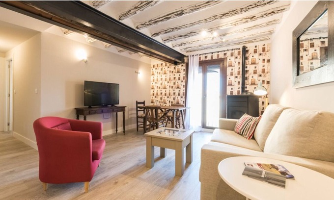 Adahuesca Apartment | Alcañón apartment in Anagussa