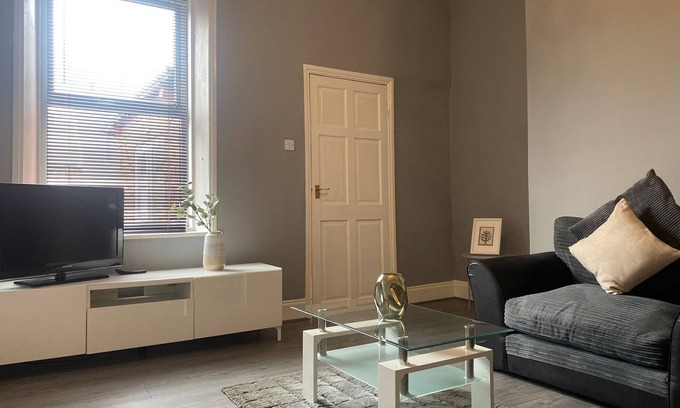 Newcastle-upon-Tyne Apartment | Alexander 2- Bed Apartment Tyneside
