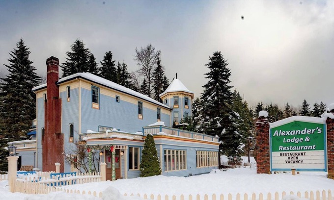 Ashford Hotel | Alexander's Lodge (1 Queen bed, Breakfast Included)