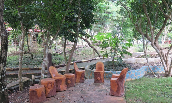 Dauis House | Alexis Cliff Dive Resort