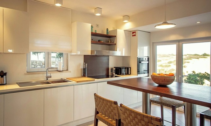 Benagil Villa | Algarve Villa with Pool, Jacuzzi and Benagil Views