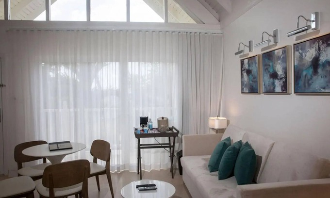 Orange Bay Resort | ALL INCLUSIVE - Royale Suite @Azul Beach Club Negril Jamaica - Sapphire Benefits