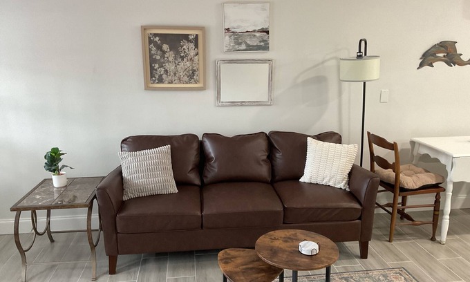 Island Estate Hotel | ALL NEW Charming Couples Beach Getaway!