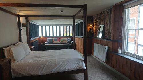 Harwich Hotel | Alma Inn & Dining Rooms