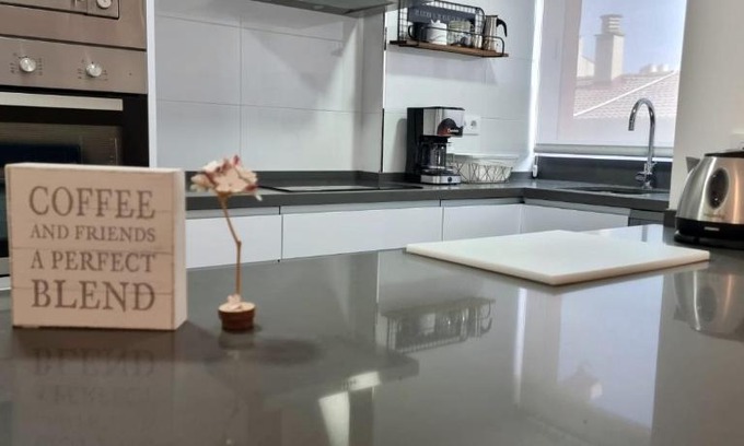 Perchel Norte Apartment | Almansa Shoping & balcony 3 Bedrooms City Center