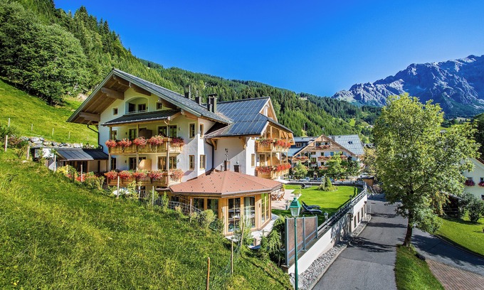 Dienten am Hochkoenig Apartment | Almhof Alpin Apartments & Spa