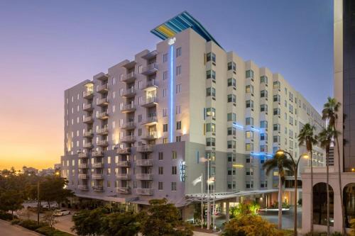Central Sarasota Hotel | Aloft Sarasota