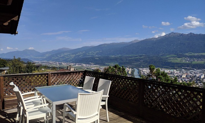 Hungerburg-Hoheninnsbruck Apartment | Alpendohle Apartments "august Macke"