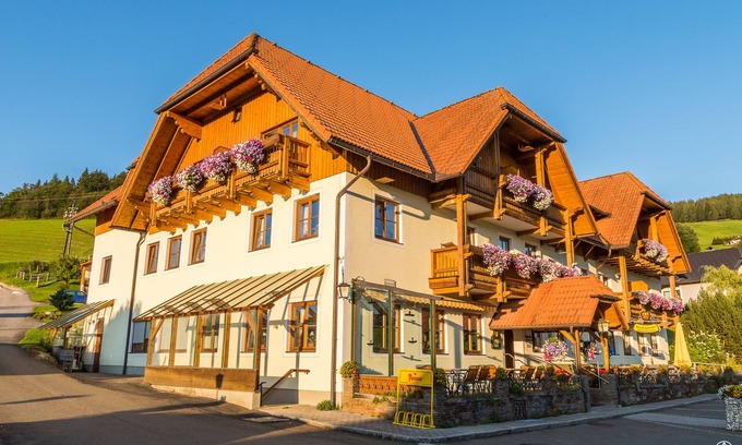 Karchau House | Alpengasthof Moser