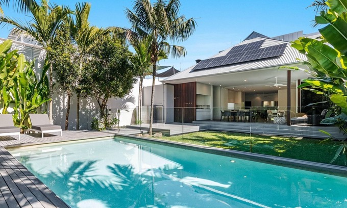 Byron Bay House | Alpha Luxe - Pet Friendly Luxury Home and Heated Pool