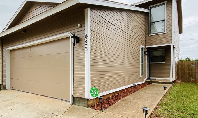 Chisholm Creek Condo | AmazeDayz by I-35 near Chisholm Creek