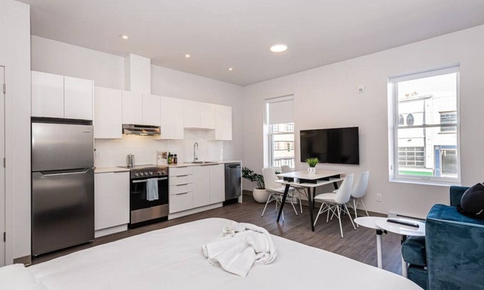 Plateau Mont Royal Apartment | Amazing and Perfectly Located Flat by Denstays