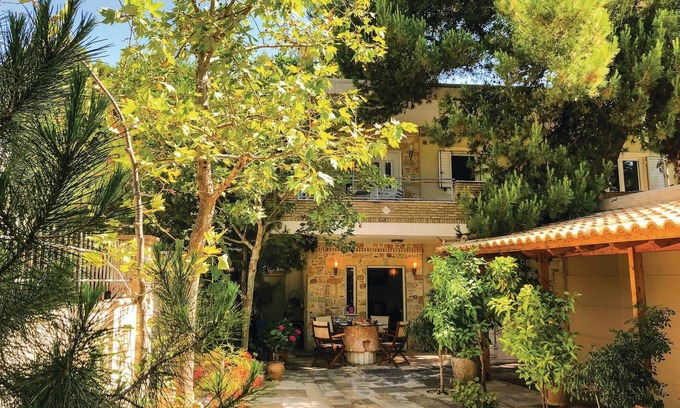 Spata-Artemida House | Amazing home in Artemida with kitchen
