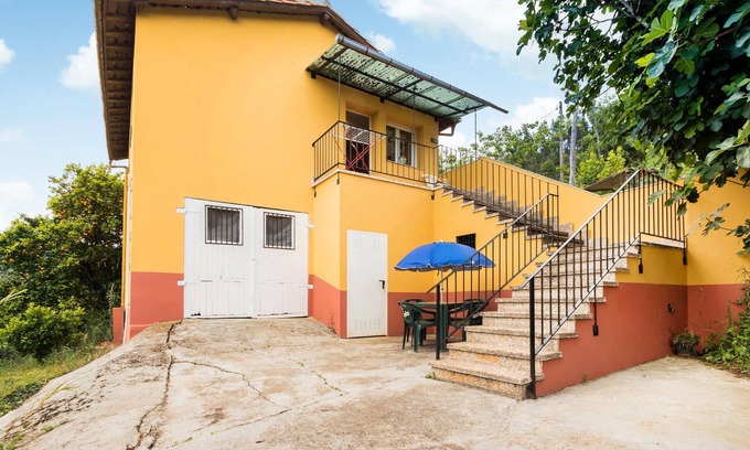 Sandiche House | Amazing home in Candamo with kitchen