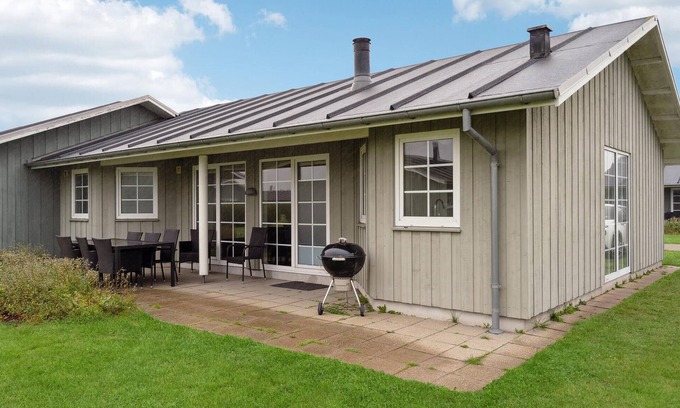 Houstrup House | Amazing home in Nørre Nebel with WiFi