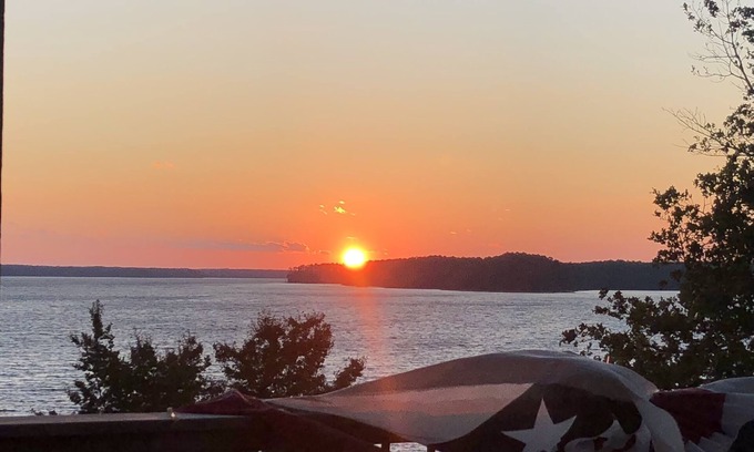Modoc House | Amazing lake view and sunsets! Perfect for Masters hosting 2024!nn