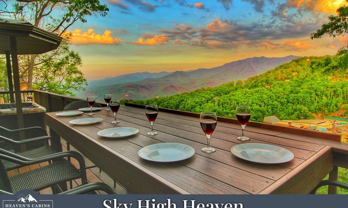 Chalet Village Cabin | AMAZING Mt LeConte & Ober VIEWS! 2 Masters! 3 Fireplaces! Hot Tub! Game Room!