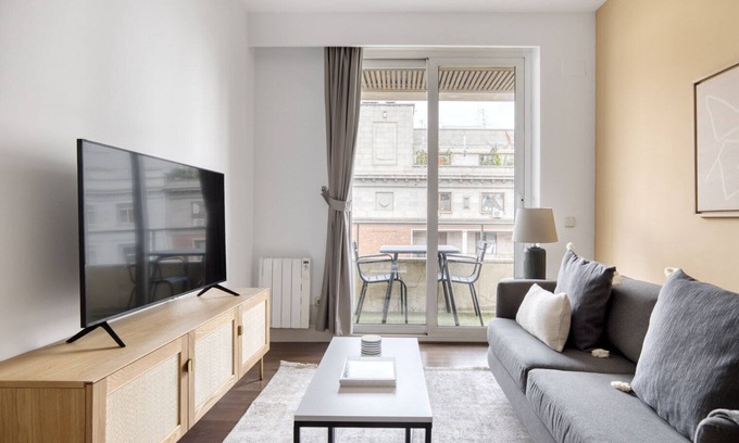 Recoletos Apartment | Amazing Salamanca 1BR, by Blueground