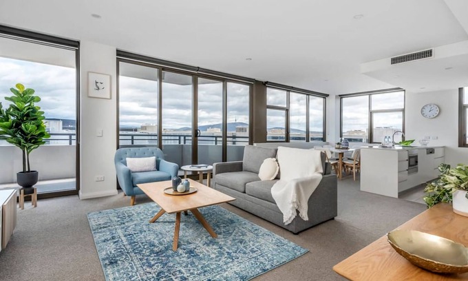 Barton Apartment | Amazing View In Large Apartment Barton ACT