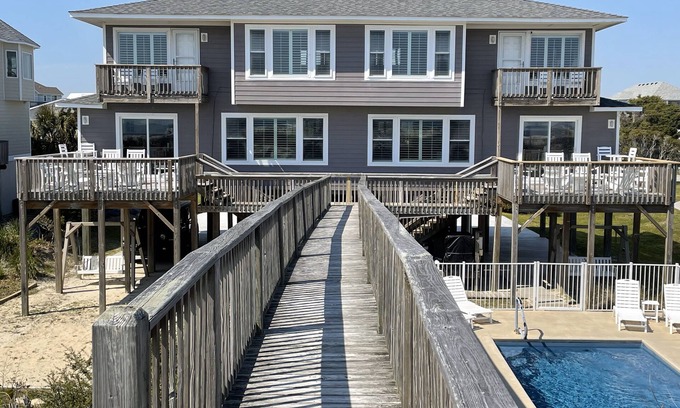 The Point House | AMAZING VIEWS! Beachfront Home-10 bedrooms-at The Point and a private POOL!