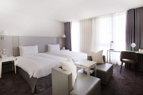 Zhongshan Hotel | Ambience Hotel Taipei