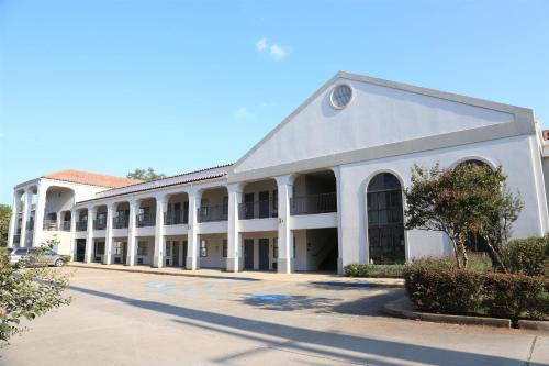 Monroe Hotel | Americas Best Value Inn Monroe