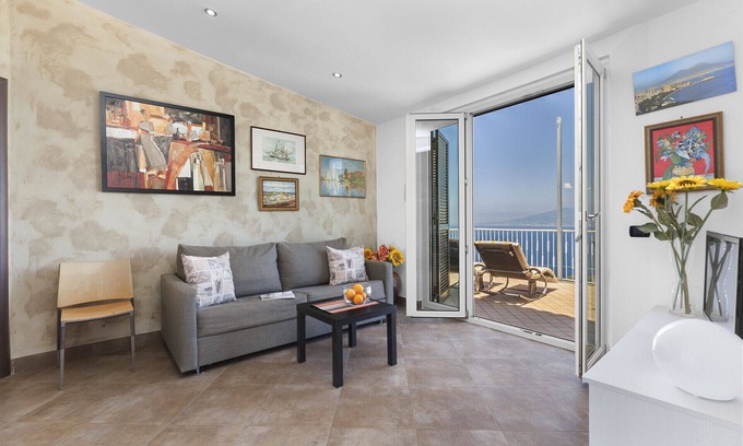 Priora House | AMORE RENTALS - Casa Augusta B with Private Terrace, Barbecue and Sea View