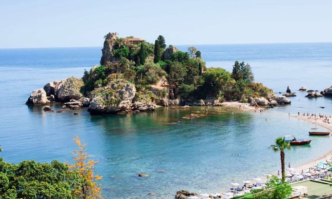 Sant'Anna Apartment | Ample angular two-rooms seafront apartment furnishednand well equipped