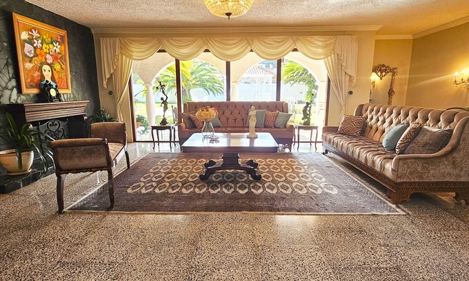 Cuenca House | Amplia y cómoda casa ubicada a 5k del Centro Históricon¡Ideal para vacacionar!