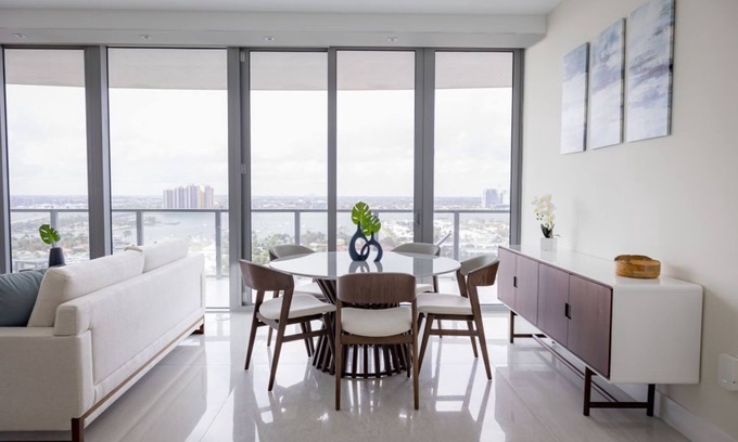 Singer Island Hotel | Amrit Ocean Resort. Stylish 2BR Living with Pool