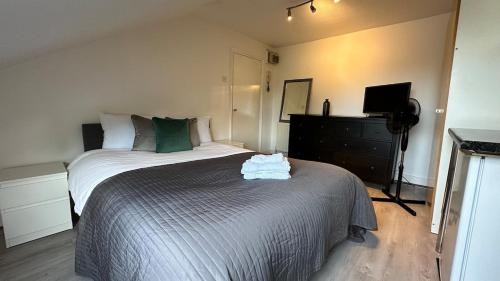Chiswick Apartment | An Economic Studio in the heart of Chiswick - London