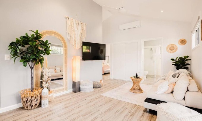 Mermaid Waters House | An Idyllic Boho Style Retreat High-end kitchenware