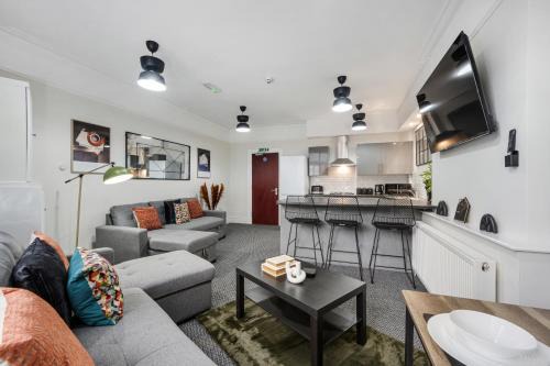 Anfield House | Anfield Cosy Stays - Air Host & Stay - Sleeps 14