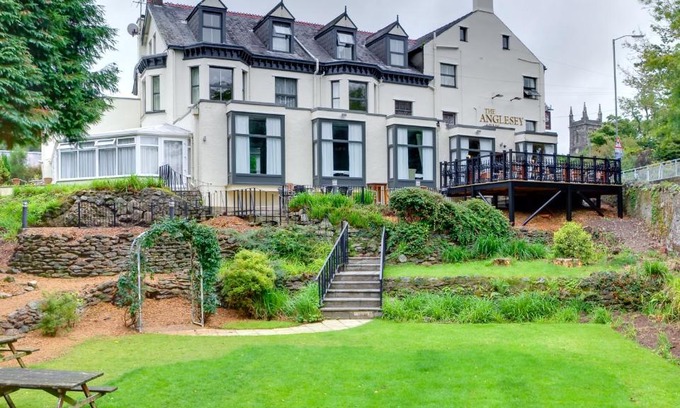 Menai Bridge Hotel | Anglesey Arms Hotel