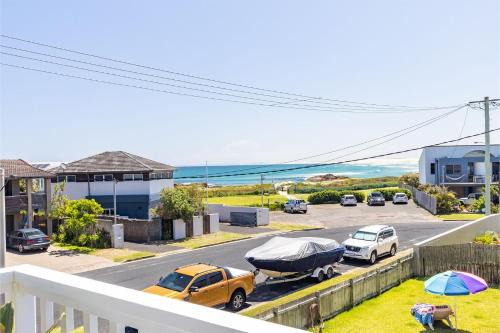 Anna Bay House | Anna Bay Beach Shack 44 Ocean Avenue fantastic 2 storey house with spectacular views