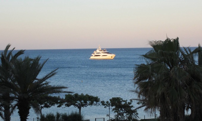 Cap-d'Antibes Apartment | Antibes Apartment with Stunning Sea View