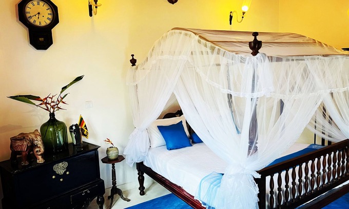Hettimulla House | Antique and silent place near to Moragalla beach.
