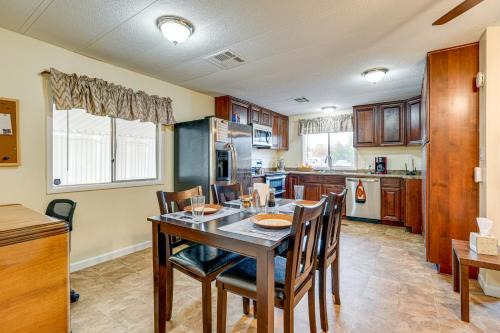 Apache Junction House | Apache Junction Home with Covered Deck and Grill
