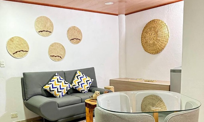 Niquia Apartment | Apartamento amoblado con excelente ubicación y rutas de transporte